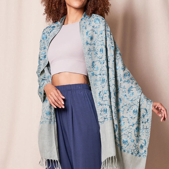 Shawl vs Scarf: Understanding the Differences and Styling Tips