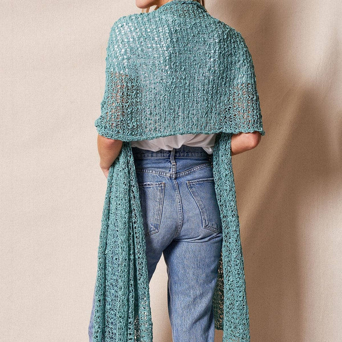 How to Wear a Shawl: Tips & Tricks for this Versatile Accessory