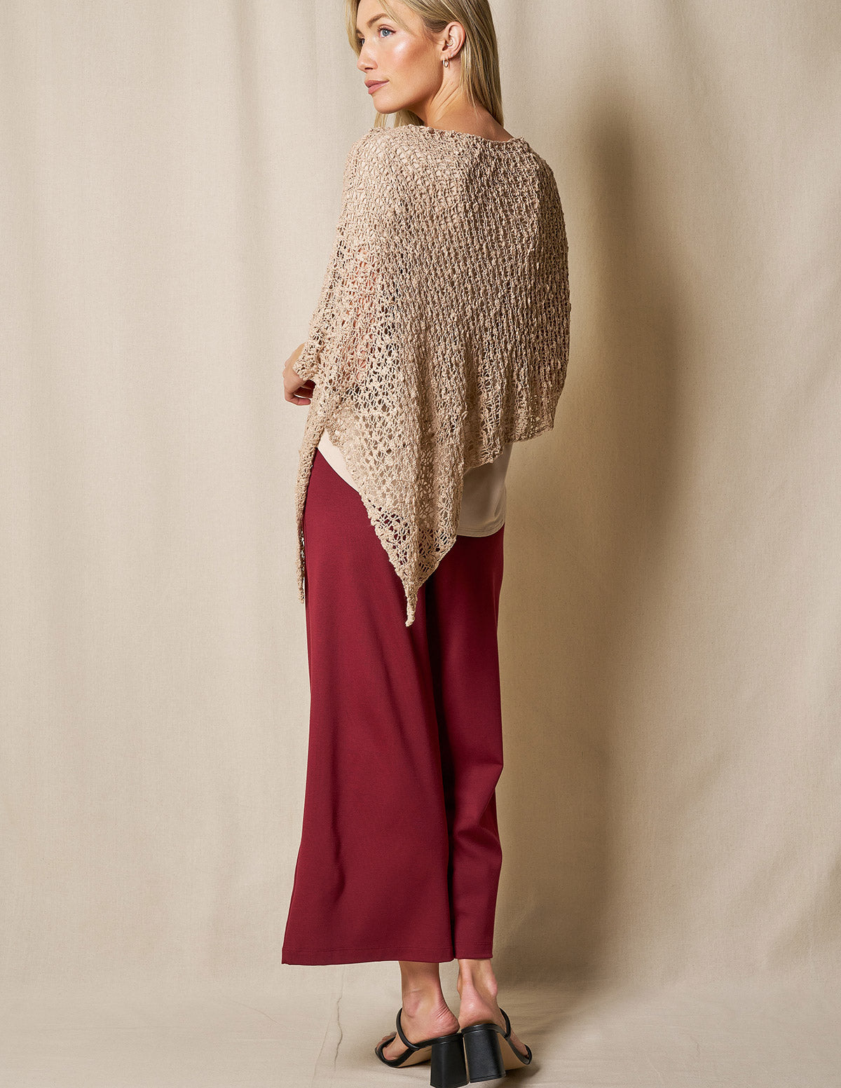 Soft Rhythm: 70s-Inspired Pants and Gentle Layers