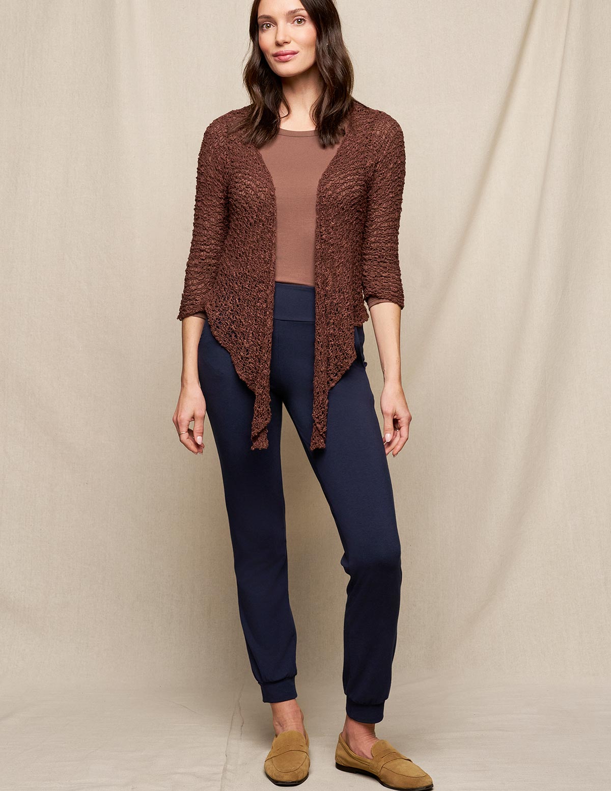 Wanderlight Fit: Cozy Chic with a Travel-Friendly Feel
