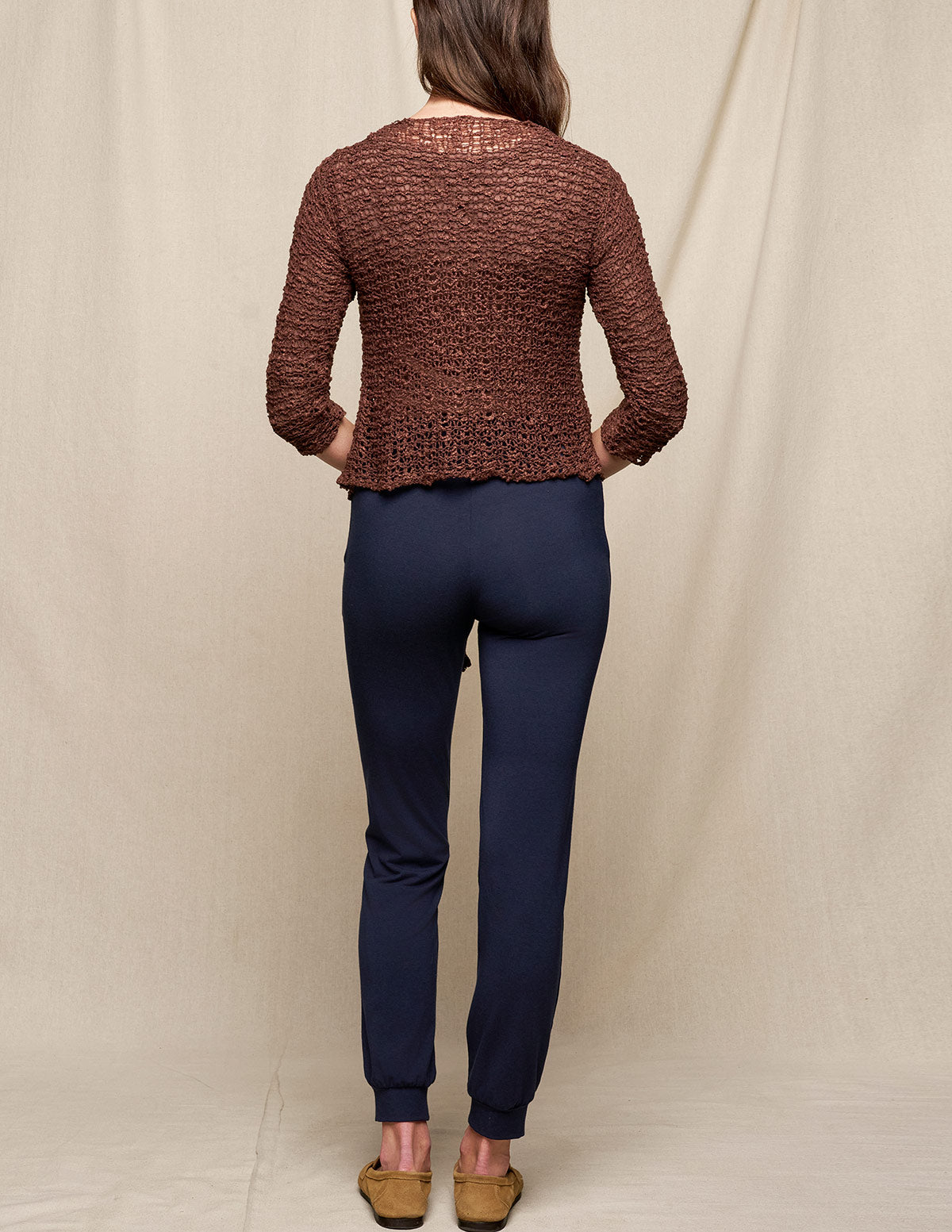 Wanderlight Fit: Cozy Chic with a Travel-Friendly Feel