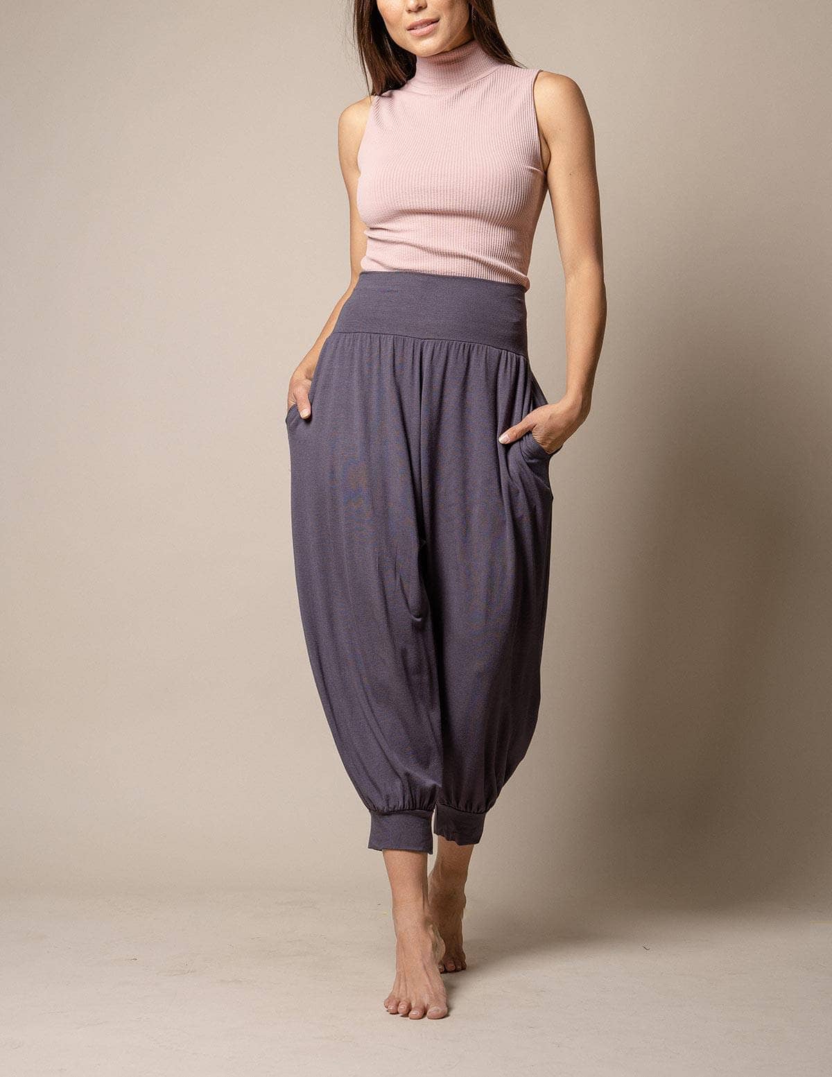 https://www.sivanaspirit.com/cdn/shop/products/sivana-flowy-harem-pants-charcoal-30178895888567_1200x1553.jpg?v=1628012207